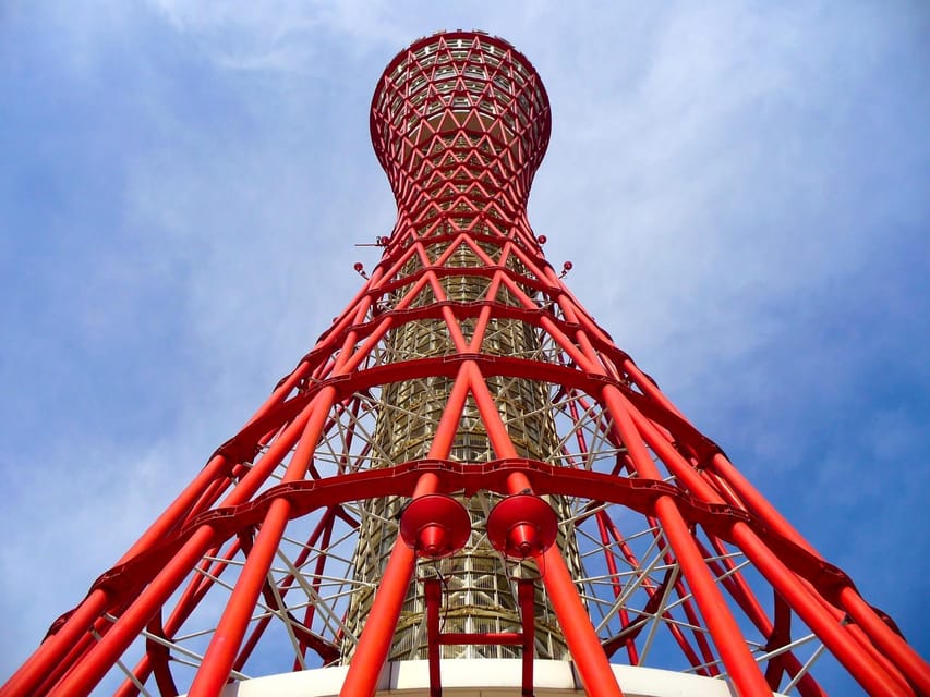 1-Day Walking Tour around Kobe : Mountains, Sea and Sake - Ikuta Shrine: a slower, older stop before lunch