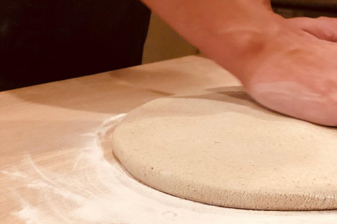 A pairing experience in Sapporo where you can enjoy tempura and 3 kinds of Hokkaido-only sake, along with a soba-noodle making experience! - How the Pairing Teaches Sapporo Sobakko Culture