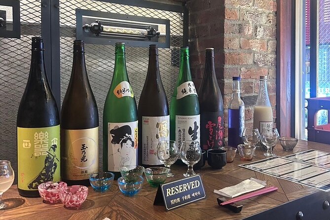 Casual Japanese SAKE tasting and snack experience in Kabukicho - Practical logistics: timing, group size, and meeting place