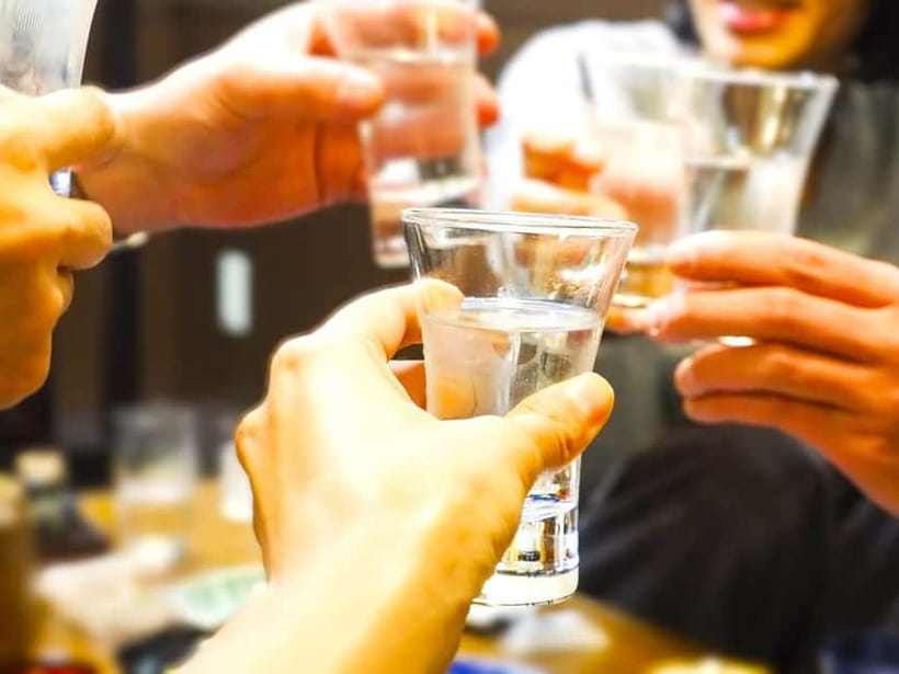 Casual Japanese sake tasting and snack experience, Kabukicho - The Tasting Flow: How 8 Sake Types Actually Get Compared