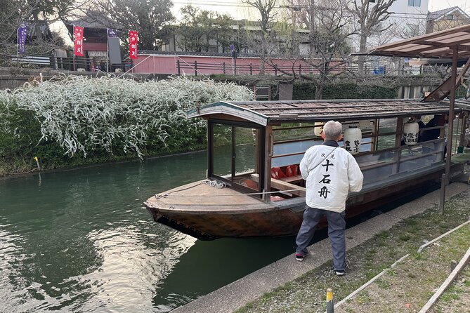 Fushimi Kyoto Walking Tour with Sake Tasting and Canal Boat Ride - Fushimi Yume Hyakushu Cafe: a nostalgic landing spot