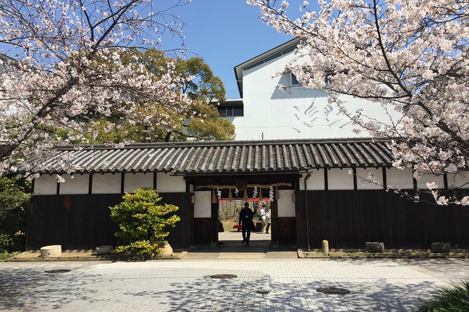 KOBE Sake Tasting Tour at Breweries (tasting fee included) - Pace, cooling breaks, and the art of not getting overwhelmed