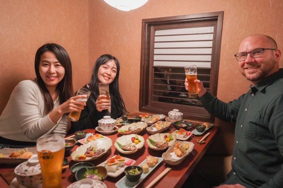 Kyoto: Foodie Night Tour in Gion with 9 dishes + 6 Sake - Key Things You’ll Notice on This Kyoto Foodie Night Tour