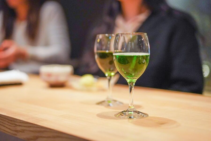 Kyoto: Foodie Night Tour in Gion with 9 dishes + 6 Sake - Stop One: Kyoto Appetizers and Sake in a Traditional Restaurant