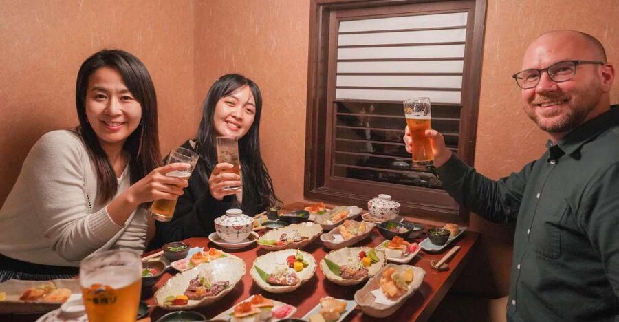 Kyoto: Foodie Night Tour in Gion with 9 dishes + 6 Sake - Meet at Gion Shijo: The Walk That Sets the Mood