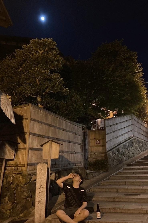 Kyoto: Gion Evening Walk with Hidden Gems, Geisha & Sake - Finding the meeting point: Shijo Kiyamachi on Kiyamachi Street