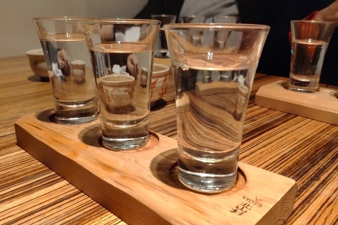 Kyoto Luxury Sake, Whisky and Cocktail Tour - Nishiki Market: snacks that make sense mid-walk
