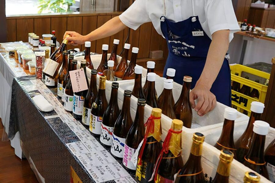Nagano Sake Tasting Walking Tour - The guide’s role: why English guidance matters here