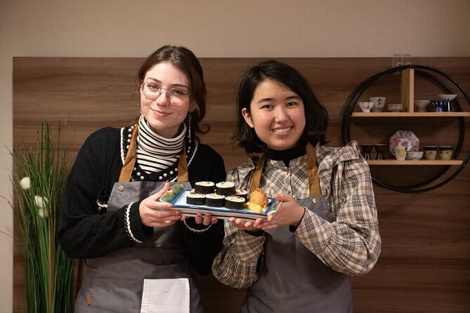 Nishiki Market, Private Sushi class & Sake Tasting in Townhouse - Kyoto’s Kitchen Walk: Nishiki Market with purpose