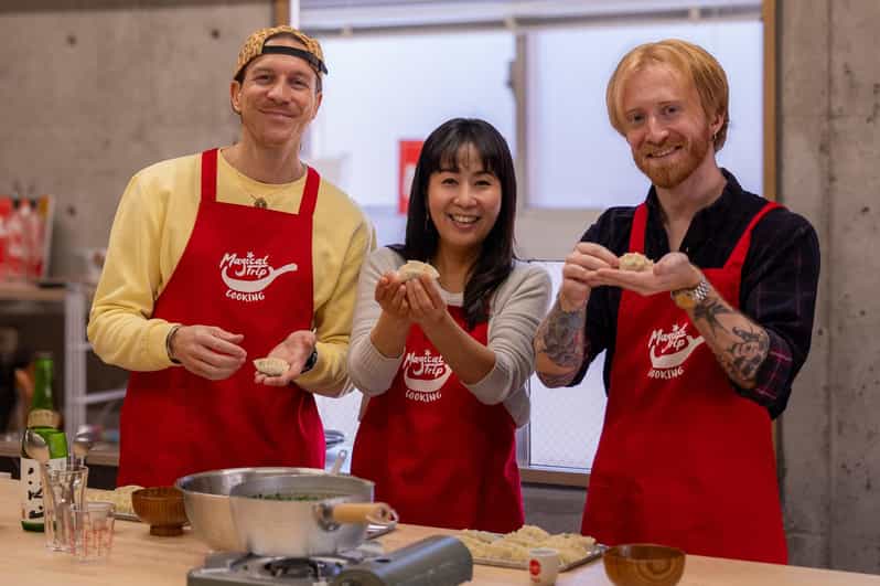 Osaka: Cooking Class & Sake Tasting with Local Market Visit - Key Things I’d Notice First
