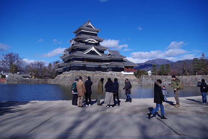 Private Matsumoto Castle & Sake – Taste of Local Life - Matsumoto Castle: The inside story you only get with time