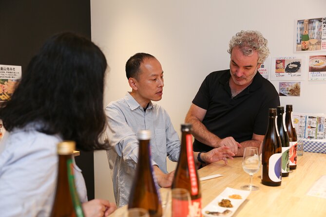 Private Sake Tasting in Central Kyoto with Sake Sommelier - A private sake lesson in central Kyoto, with Kenji at the bar