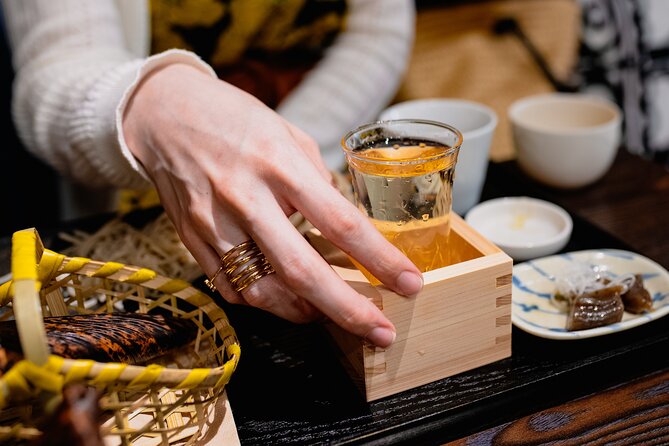 Tokyo Sake Tour with a Local Guide, Private & Tailored to Your Taste - Stop by stop: how each part of the night plays out