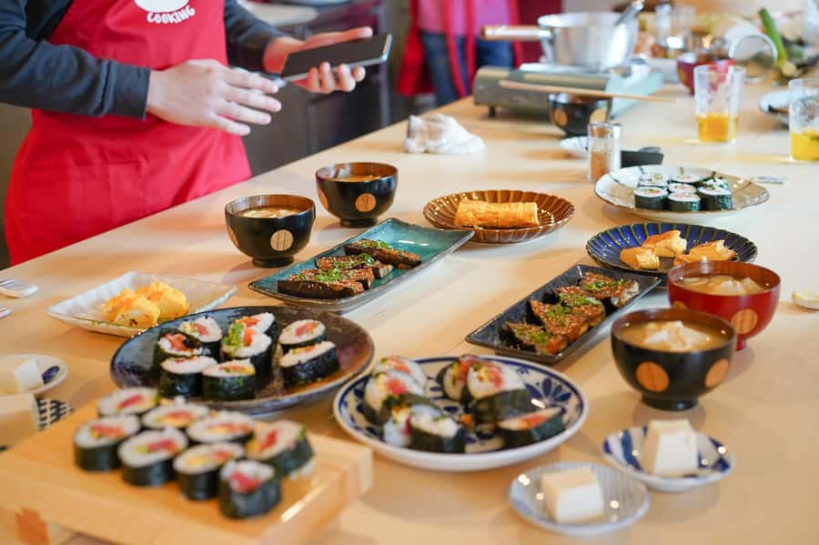 Tokyo: Sushi Cooking Class with Sake Tasting - First stop: the supermarket mission in Iriya