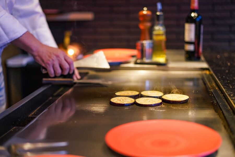 Wagyu Beef & Sake Pairing Foodie Tour in Tokyo - Ginza teppanyaki: the A5 Wagyu course (and the ordering rule)