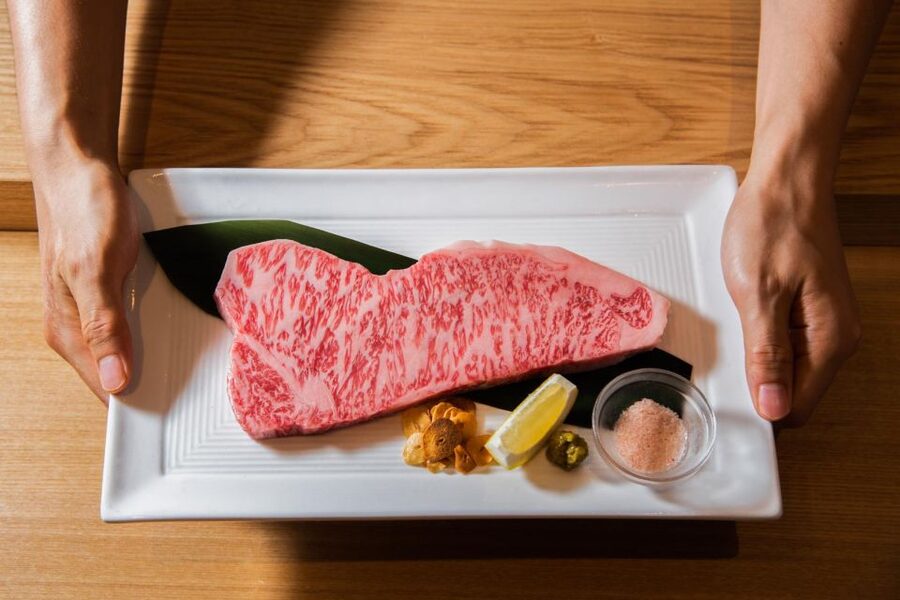 Wagyu & Sake 8 Course Tasting Dinner in Shinjuku - Entering Ushinobi Sake Bar in Shinjuku (the part people miss)